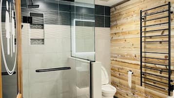 Towels, soap, shampoo, toilet paper