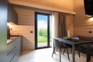 Superior Chalet, Lake View - The Village Chalet (Castel di Sangro)