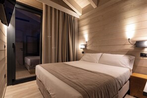 Superior Chalet, Lake View - The Village Chalet (Castel di Sangro)