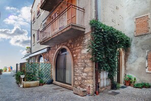 Exterior detail - Ornella House - Torri del Benaco (Torri Del Benaco)