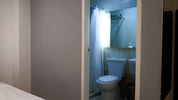 Superior Twin Room | Bathroom