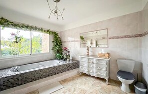 Shower - MAISON AVEC PISCINE 1 (Solliès-Toucas)