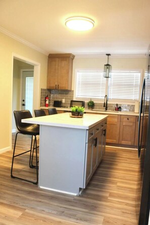 Private kitchen - Welcome to University Place (Ruston)