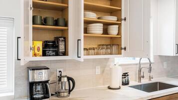 Fridge, ice maker