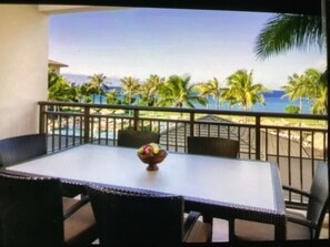 Outdoor dining - Beautiful full resort access -2-bedroom condo with AC in delightful Lahaina (Lahaina)
