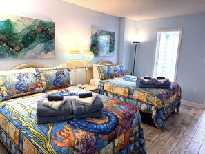 1 bedroom, WiFi, bed sheets - Ocean Breezes- 1 bedroom, 4 beds, full kitchen, beautiful views in Myrtle Beach (Myrtle Beach)