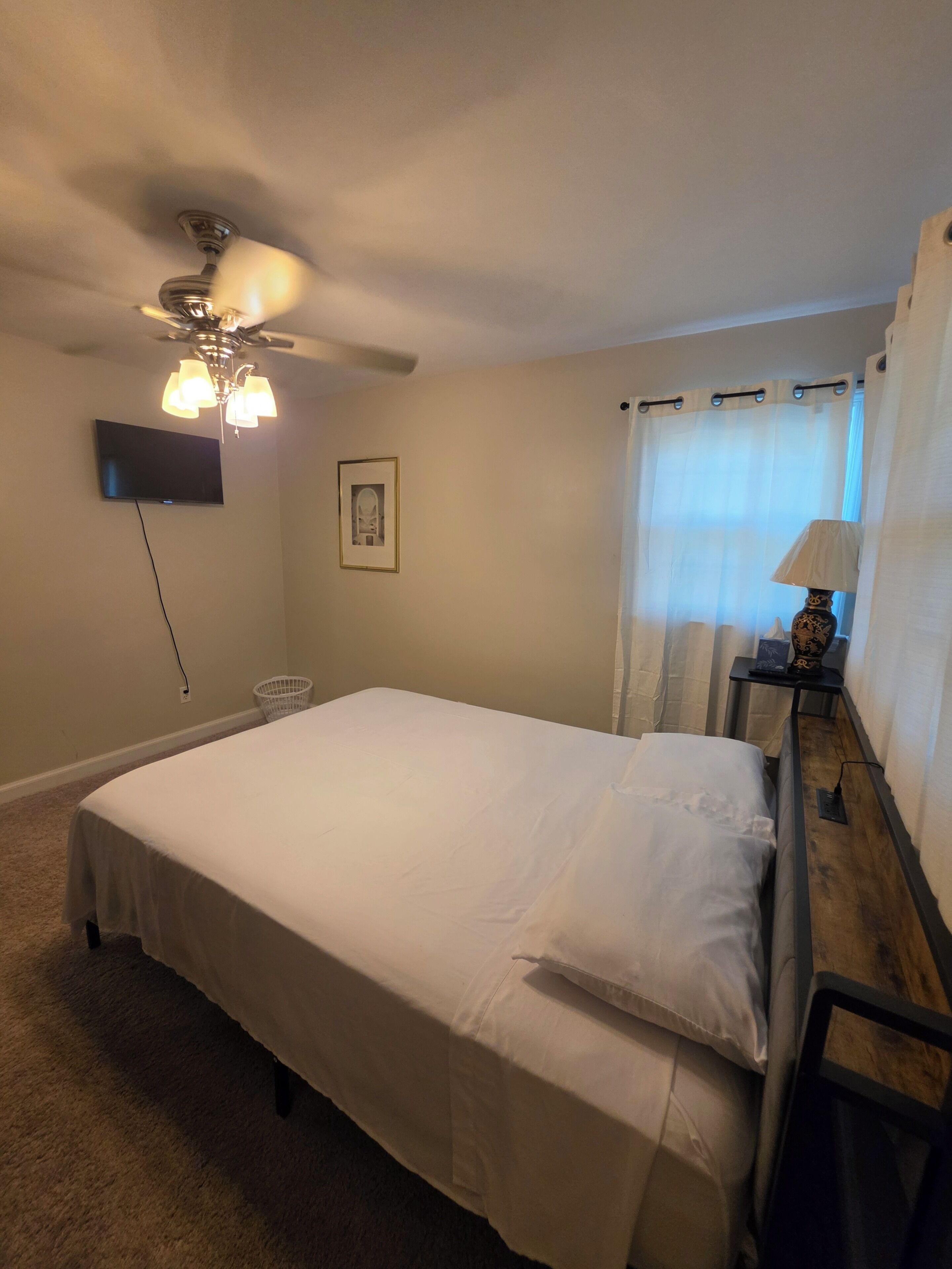 3 chambres, fer et planche à repasser, Wi-Fi, draps fournis