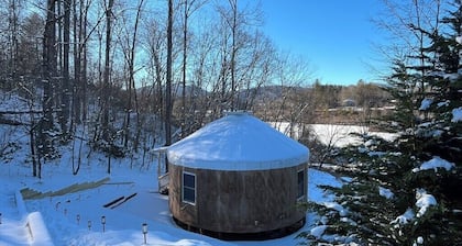 NEW! Earth-Yurt Haven outside of Asheville: peaceful mountain vibes