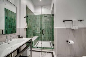 Bathroom - Superior King Suite w. Rain Shower, Bikes, Coffee! (Beaufort)