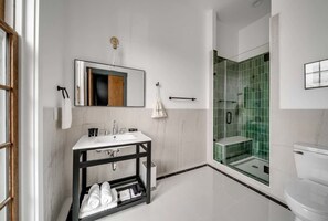 Bathroom - Superior King Room at The Emerald (Beaufort)