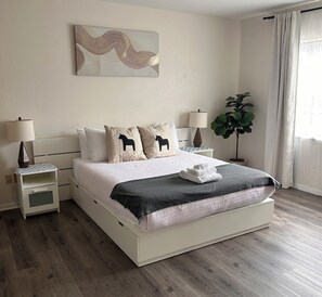 1 bedroom, desk, iron/ironing board, free WiFi - Private Urban Hideaway in Montrose & Museum District (Houston)