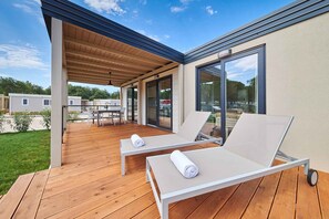 Outdoor dining - Holiday House with Terrace (Umag)