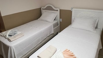 1 dormitori, planxa i posts de planxar, wifi gratuïta i roba de llit