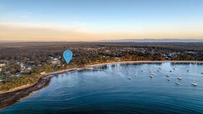 Marina - The Bay House - Fireplace - Waterfront (Callala Bay)