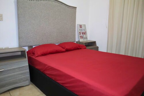 Modern, spacious and comfortable apartment : fast WiFi + parking lot