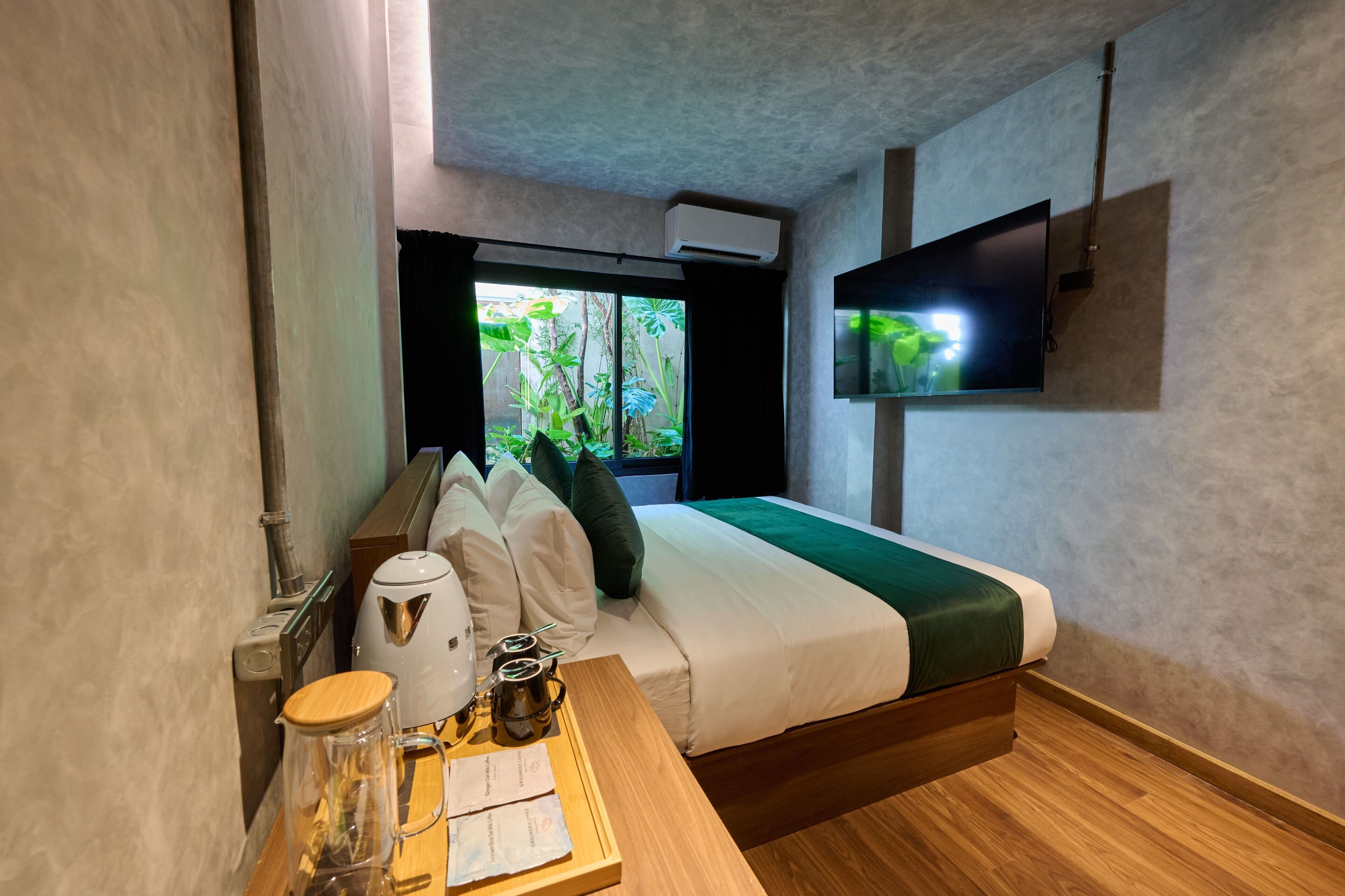 King Room with Garden View | Free WiFi