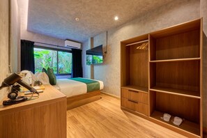 King Room with Garden View