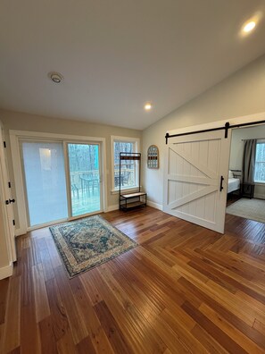 Interior - 4-bedroom house in perfect Bellville with cool AC (Bellville)