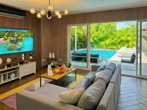 TV - Beach Villa | 6 BR | 2 Private Pools | Daily Maid (Punta Cana)