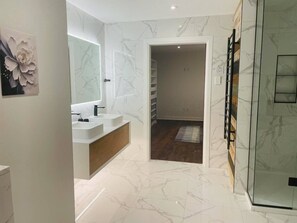 Superior suite, 1 kingsize bed, privébadkamer | Badkamer