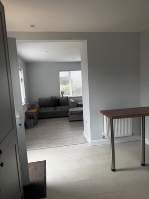 Living area - 3 Bed Cottage - Sleeps 5 - Pets - HotTub - Garden (King's Lynn)