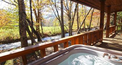 Bear Creek Cabin on the Creek