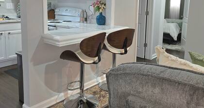 Adorable 2-bedroom Spacious Two King Bed