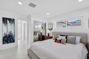 3 bedrooms, WiFi, bed sheets - Modern, Stylish, and Relaxing Palm Springs Resort!! (Palm Springs)