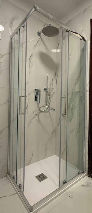 Bathroom - Holiday apartment with air conditioning and balcony (Bibione)
