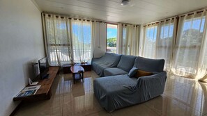 Living area - 3 Bedroom Apartment with free parking (Nadi)