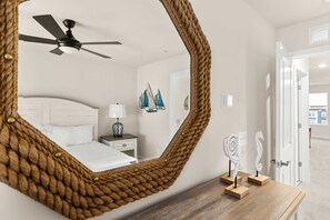 3 bedrooms, WiFi, bed sheets - Oceanblock Marlin Retreat | Steps to Beach (Ocean City)