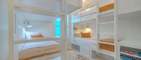 Casa (Multiple Bedrooms) | Interior
