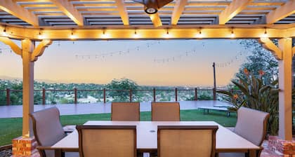 Twilight Terrace by Avantstay West Hills Retreat Hot Tub, BBQ + EV Charger, Near Malibu