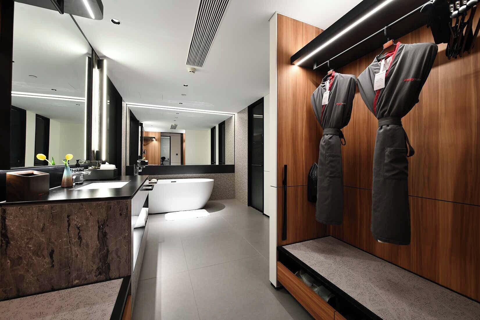 Luxury Studio Suite, City View