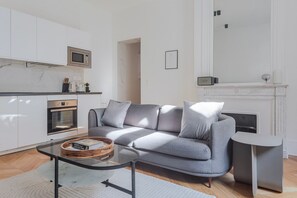 Télévision, chaîne hi-fi