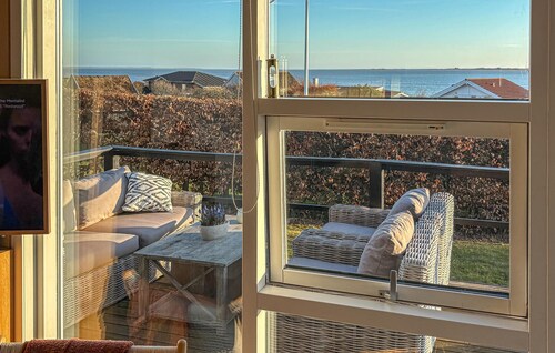 Nice home in Esbjerg V with house sea view