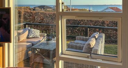 Nice home in Esbjerg V with house sea view