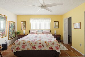 Room - Perfect 2-bedroom townhome with AC in vibrant Miami (Miami)