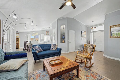 Spacious 3-bedroom house in beautiful Mesa - Centrally located!