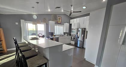 Spacious 3-bedroom house in beautiful Mesa - Centrally located!