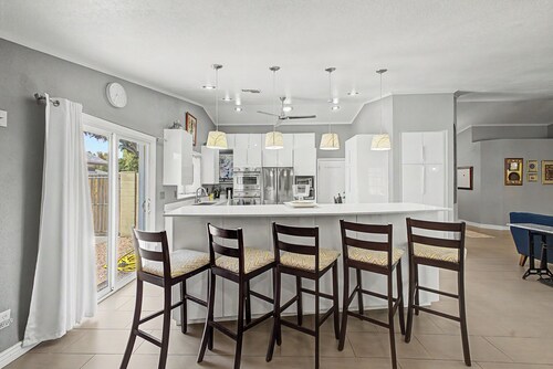 Spacious 3-bedroom house in beautiful Mesa - Centrally located!