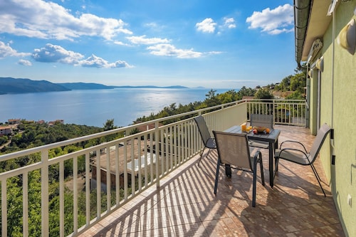 Magda 1 Apt with Panoramic Sea View, Plomin, Croatia
