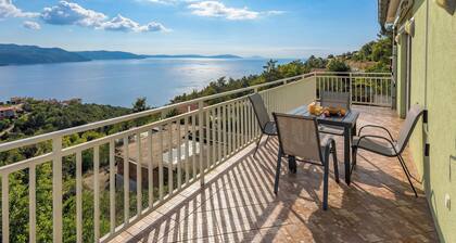 Magda 1 Apt with Panoramic Sea View, Plomin, Croatia