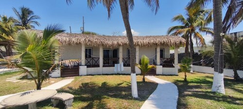 Cozy 2-bedroom chalet in gorgeous Iztapa Escuintla with AC