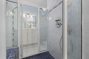 Shower, hair dryer, towels - Bridgeview | Waterfront 6BR Home w/ Pool + Sauna | Sleeps 12 (Little River)