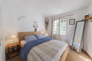 1 bedroom, free WiFi - Beautiful 2-room apartment with Wi-Fi and mooring – View over the canals of Port Grimaud (PORT GRIMAUD)