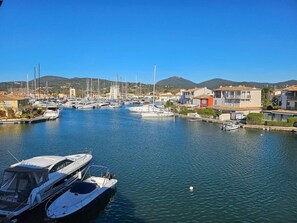 Marina - Beautiful 2-room apartment with Wi-Fi and mooring – View over the canals of Port Grimaud (PORT GRIMAUD)