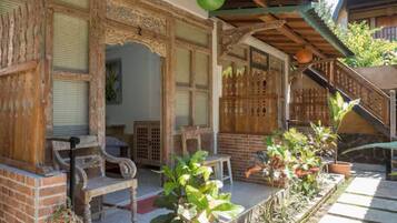 Villa, 5 Bedrooms | Property grounds