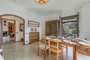 Family Villa, Multiple Bedrooms (Villa Eva) | Dining - Villa Eva (Leggiuno)