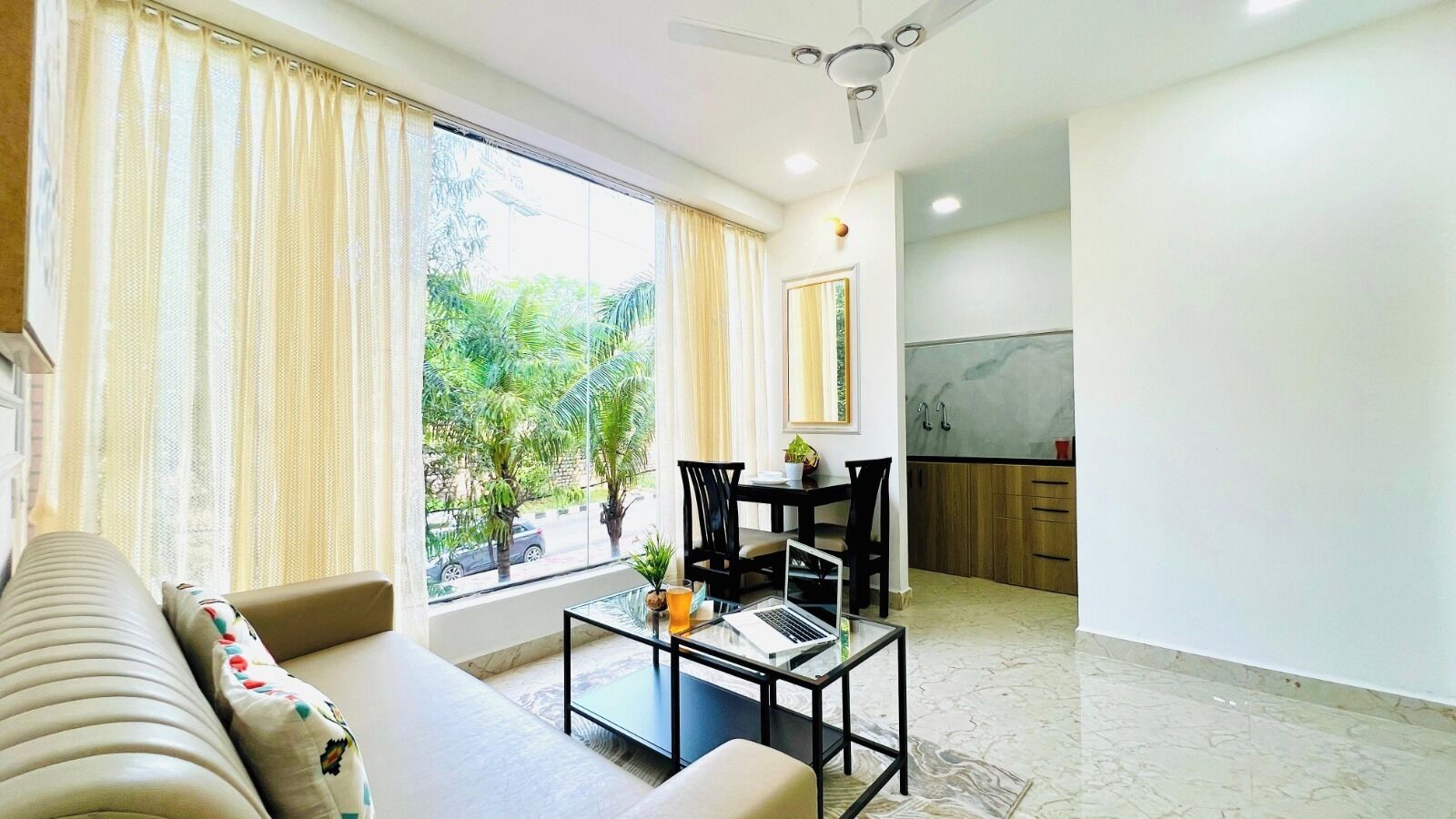 Basic Single Room | Living area